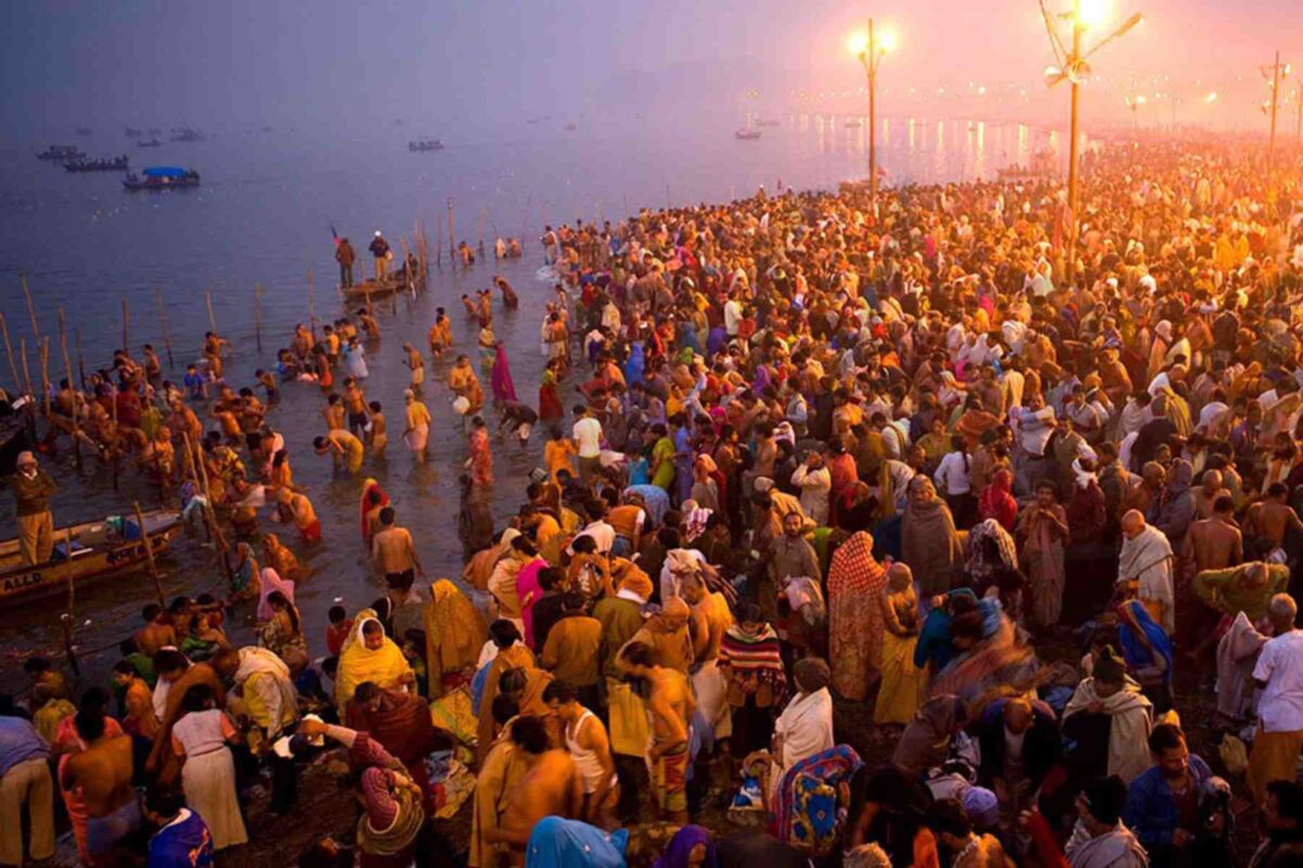 Prayagraj Maha Kumbh Mela 2025: कुंभ मेले की क्या विशेषताएं हैं? कुंभ मेला क्यों इतना महत्वपूर्ण है ? कुंभ मेले के बारे में रोचक जानकारी